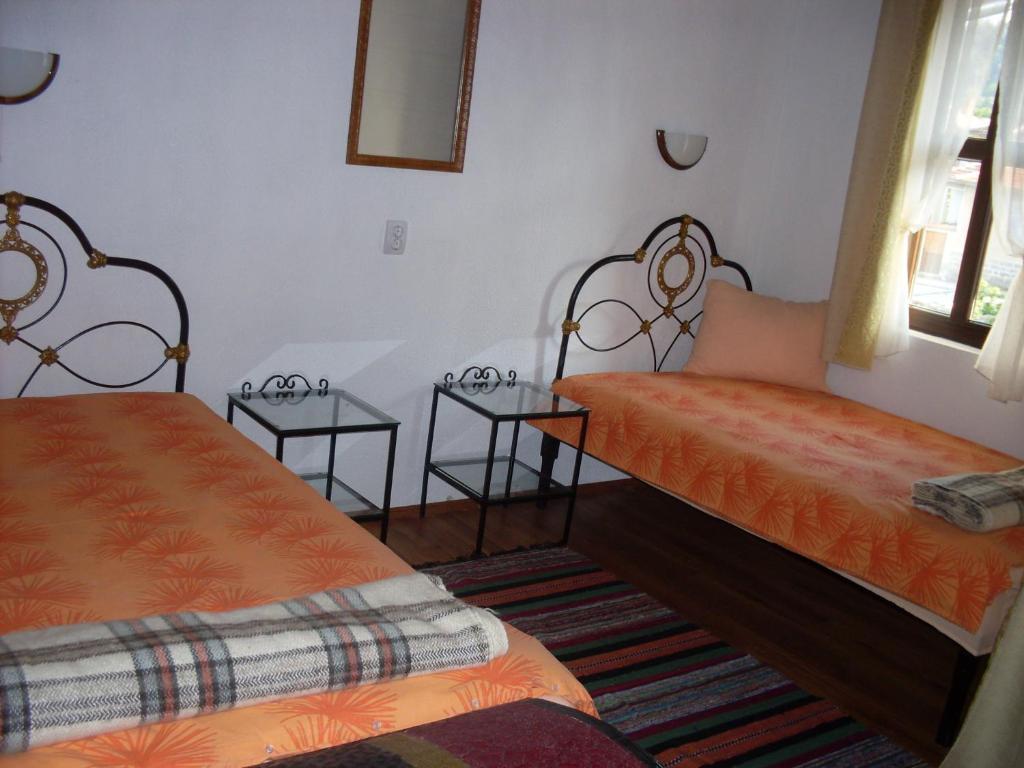 Hotel Tsutsovi House à Kalofer Chambre photo