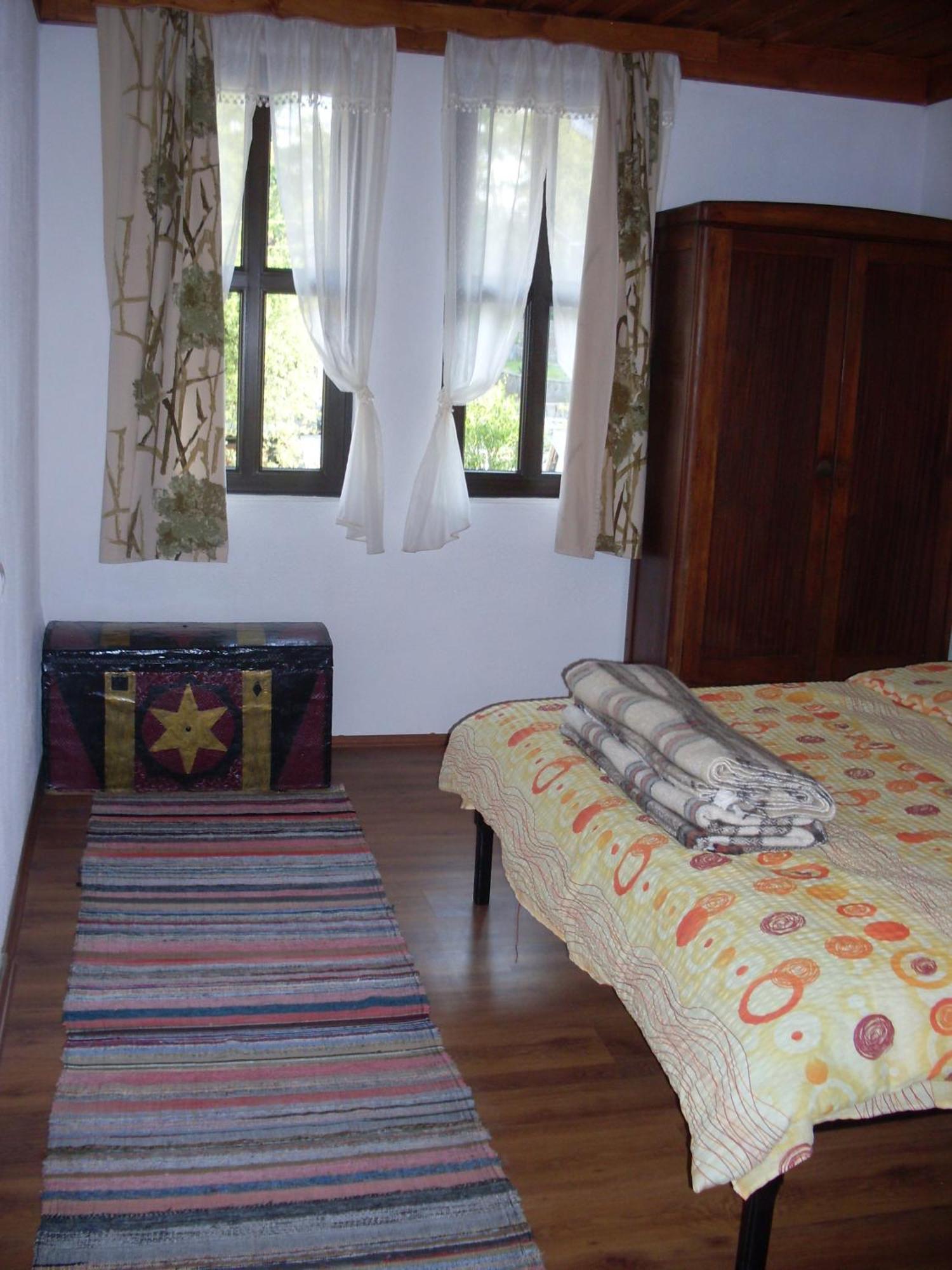 Hotel Tsutsovi House à Kalofer Extérieur photo